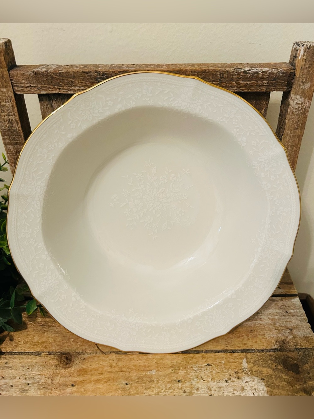 Noritake Chandon 7306 Round Vegetable Bowl